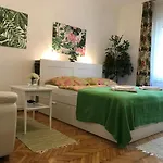 شقة Rosmarinus