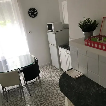 Rosmarinus Apartment *